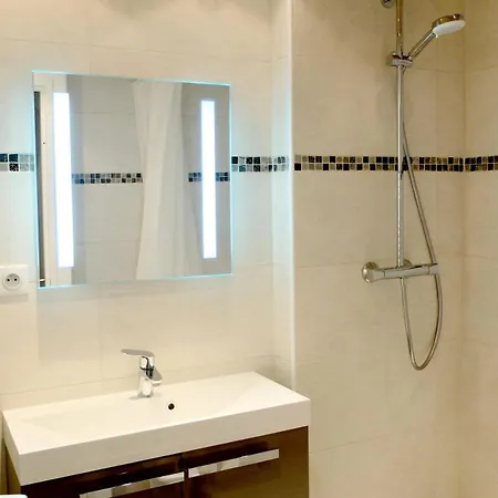 2100b - Confortable-proches De Pistes-balcon Mae-2264 شقة